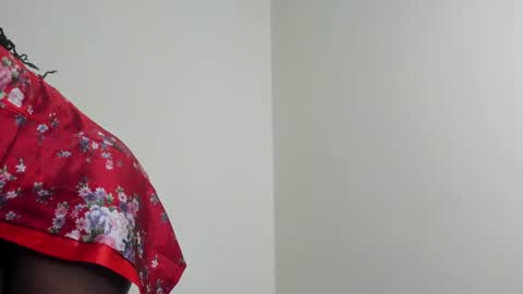 Snapshot of ebony_arya chatting on June 18, 3:29 am Arya online show from June 18, 3:29 am