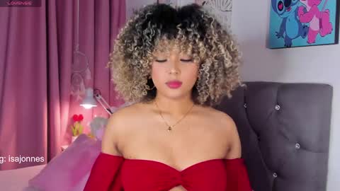 Snapshot of ebony_curly2 chatting on May 19, 9:10 pm isa online show from May 19, 9:10 pm