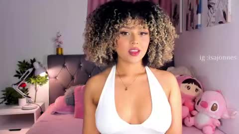Snapshot of ebony_curly2 chatting on August 1, 9:35 pm isa online show from August 1, 9:35 pm