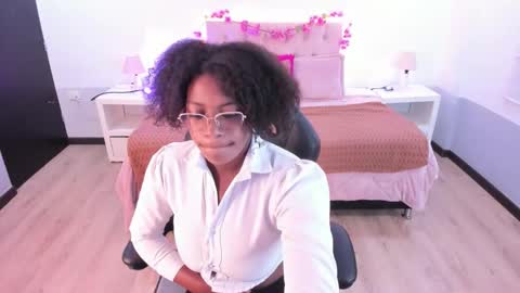 Snapshot of ebony_fantasy2 chatting on September 19, 12:17 pm ebony_fantasy2 online show from September 19, 12:17 pm