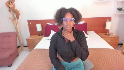 Snapshot of ebony_fantasy2 chatting on September 25, 12:42 pm ebony_fantasy2 online show from September 25, 12:42 pm