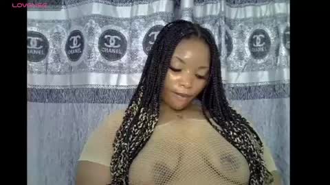 Snapshot of ebony_floral chatting on August 5, 7:38 pm Princess online show from August 5, 7:38 pm
