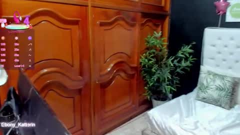 Snapshot of ebony_katterin chatting on February 21, 11:11 am ebony_katterin online show from February 21, 11:11 am