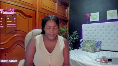 Snapshot of ebony_katterin chatting on February 23, 11:40 am ebony_katterin online show from February 23, 11:40 am