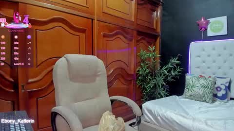 Snapshot of ebony_katterin chatting on February 26, 10:58 am ebony_katterin online show from February 26, 10:58 am