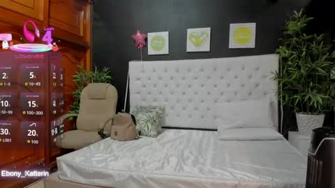 ebony_katterin online show from May 30, 11:07 am