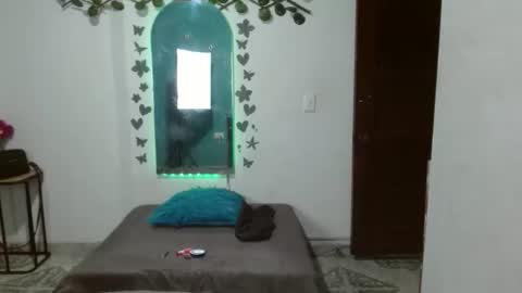 ebony_luna1 online show from March 8, 2:04 am