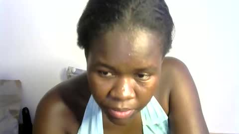 Snapshot of ebony_lynne chatting on April 23, 10:25 am ebony_lynne online show from April 23, 10:25 am
