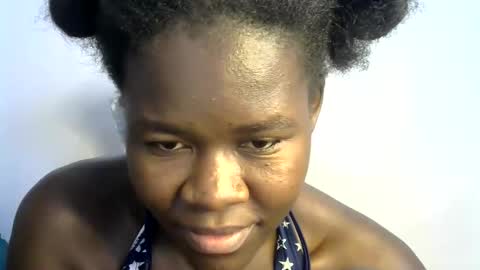 Snapshot of ebony_lynne chatting on May 1, 8:19 am ebony_lynne online show from May 1, 8:19 am