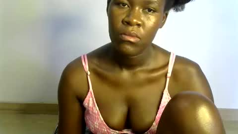Snapshot of ebony_lynne chatting on May 2, 9:31 pm ebony_lynne online show from May 2, 9:31 pm