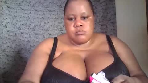 Snapshot of ebony_magixs chatting on September 19, 7:14 pm ebony_magixs online show from September 19, 7:14 pm