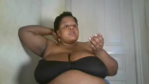 Snapshot of ebony_magixs chatting on October 2, 7:37 am ebony_magixs online show from October 2, 7:37 am