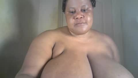 Snapshot of ebony_magixs chatting on October 4, 1:47 am ebony_magixs online show from October 4, 1:47 am