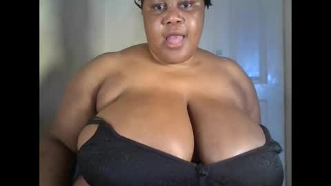 Snapshot of ebony_magixs chatting on October 13, 8:14 am ebony_magixs online show from October 13, 8:14 am