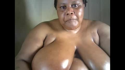 Snapshot of ebony_magixs chatting on October 13, 8:20 pm ebony_magixs online show from October 13, 8:20 pm