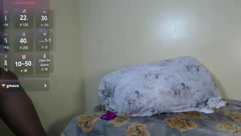 EBONY PETITE online show from October 19, 8:59 am