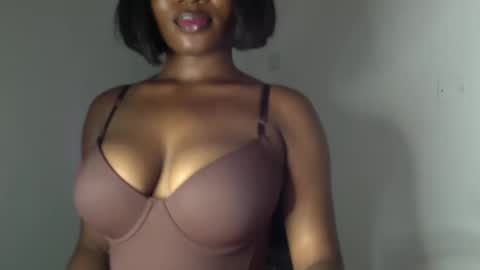 Snapshot of ebony_pussy98 chatting on March 23, 7:51 pm delilah online show from March 23, 7:51 pm