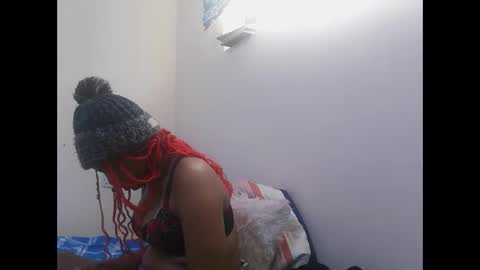 ebony_sluttt online show from February 13, 7:15 am