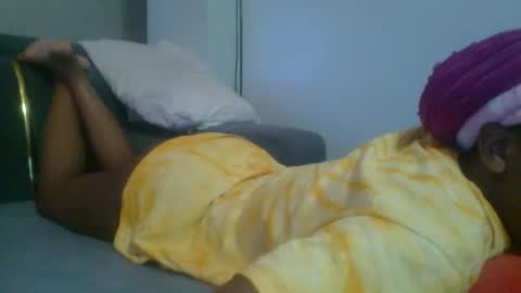 ebonyassgal online show from April 15, 3:35 am