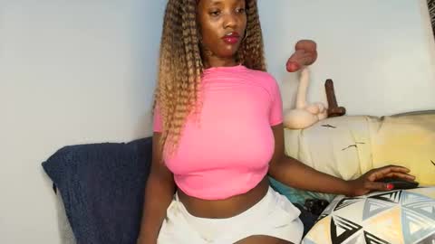 Snapshot of ebonycandymelani chatting on May 7, 10:37 pm Ebony Melanie online show from May 7, 10:37 pm