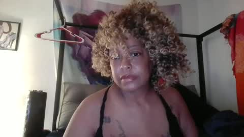ebonydezire00 online show from July 5, 3:02 am
