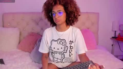 Snapshot of ebonygoddes03 chatting on December 10, 9:00 pm Queen Ebony online show from December 10, 9:00 pm