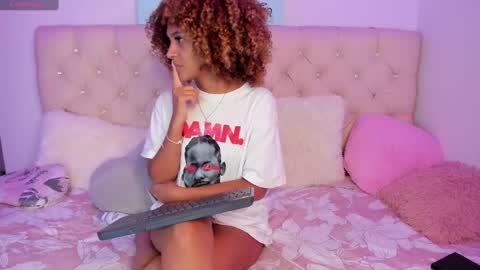 Snapshot of ebonygoddes03 chatting on February 7, 11:24 pm Queen Ebony online show from February 7, 11:24 pm