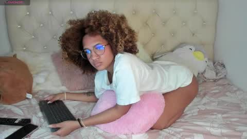 Snapshot of ebonygoddes03 chatting on February 26, 8:11 pm Queen Ebony online show from February 26, 8:11 pm