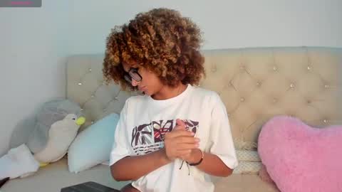 Snapshot of ebonygoddes03 chatting on March 11, 3:59 am Queen Ebony online show from March 11, 3:59 am