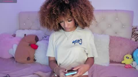 Snapshot of ebonygoddes03 chatting on November 20, 8:30 pm Queen Ebony online show from November 20, 8:30 pm