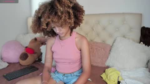 Queen Ebony online show from December 20, 6:59 pm