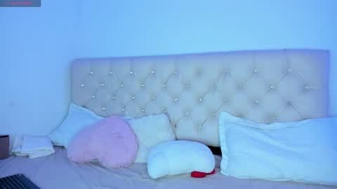 Queen Ebony online show from March 30, 2:18 pm