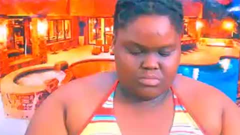Snapshot of ebonyhotbuns4u2luv chatting on July 9, 9:13 am ebonyhotbuns4u2luv online show from July 9, 9:13 am