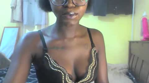 Ebonymuse2 online show from March 31, 7:53 am