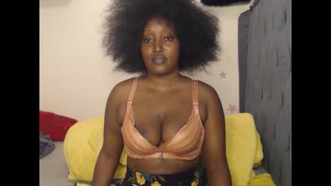 ebonyshiks online show from February 25, 8:13 am