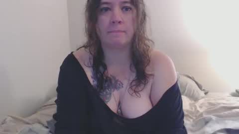 Snapshot of echosol17 chatting on October 28, 1:03 pm Weird Echo online show from October 28, 1:03 pm