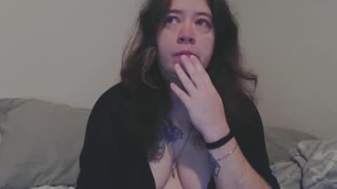 Snapshot of echosol17 chatting on November 19, 11:32 am Weird Echo online show from November 19, 11:32 am