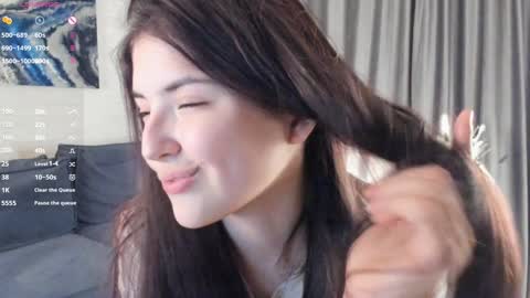 Snapshot of edabayse chatting on December 23, 8:36 pm Viola online show from December 23, 8:36 pm