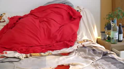 edelholz87 online show from April 8, 3:23 pm