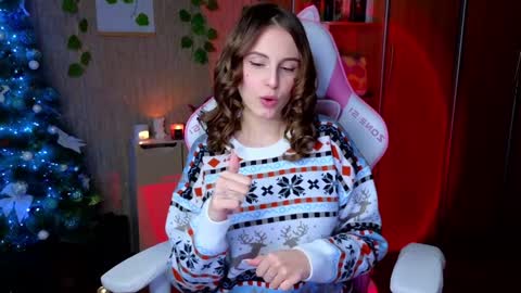 Snapshot of edelinemaher chatting on January 2, 1:08 pm Edeline online show from January 2, 1:08 pm