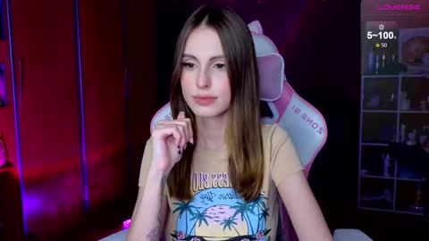 Snapshot of edelinemaher chatting on November 27, 3:25 pm Edeline online show from November 27, 3:25 pm