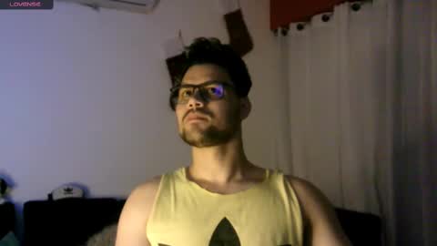 Snapshot of edgaroos chatting on February 13, 9:30 am ZohanMohamed online show from February 13, 9:30 am