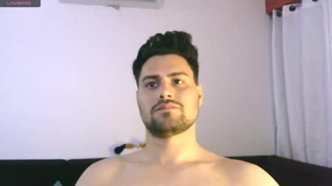 Snapshot of edgaroos chatting on February 14, 7:07 am ZohanMohamed online show from February 14, 7:07 am