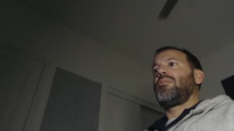 Snapshot of edge_masters chatting on January 8, 3:40 am EdgeM online show from January 8, 3:40 am