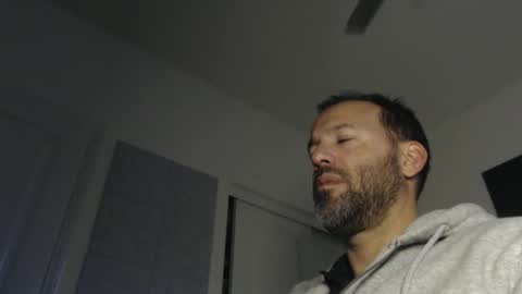 Snapshot of edge_masters chatting on January 15, 1:12 am EdgeM online show from January 15, 1:12 am