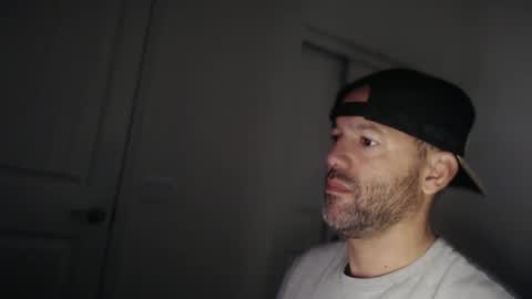 Snapshot of edge_masters chatting on November 26, 11:33 am EdgeM online show from November 26, 11:33 am