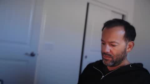 Snapshot of edge_masters chatting on December 3, 8:18 pm EdgeM online show from December 3, 8:18 pm