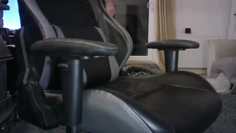 Snapshot of edged_biker chatting on January 4, 8:16 pm edged biker online show from January 4, 8:16 pm