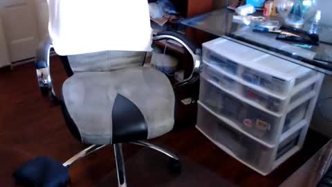 Snapshot of edginginedmonton chatting on October 14, 8:53 pm edginginedmonton online show from October 14, 8:53 pm