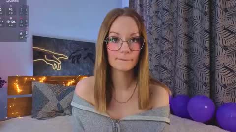 Snapshot of edlin_gail chatting on November 17, 2:23 pm Edlin Gali online show from November 17, 2:23 pm